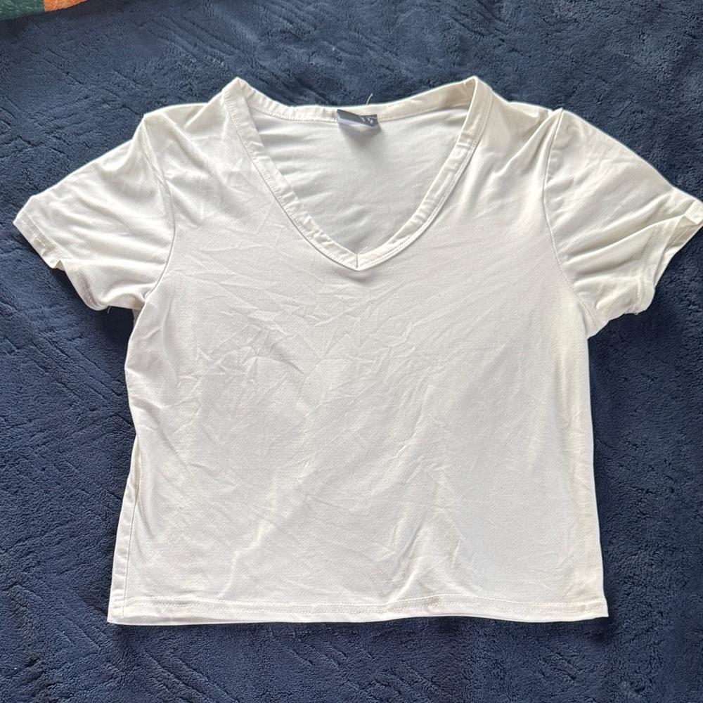 Olivia Rae White V-Neck Short Sleeve Cropped Top